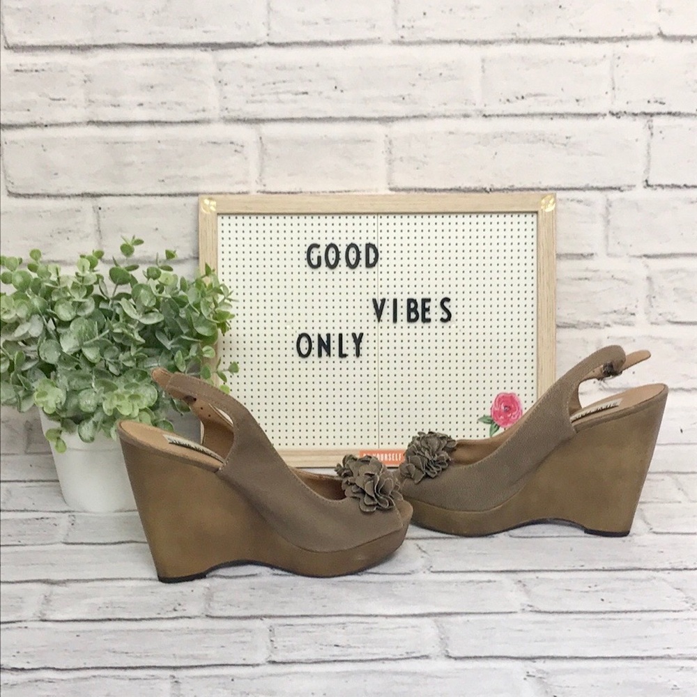 Steve Madden Wedges!